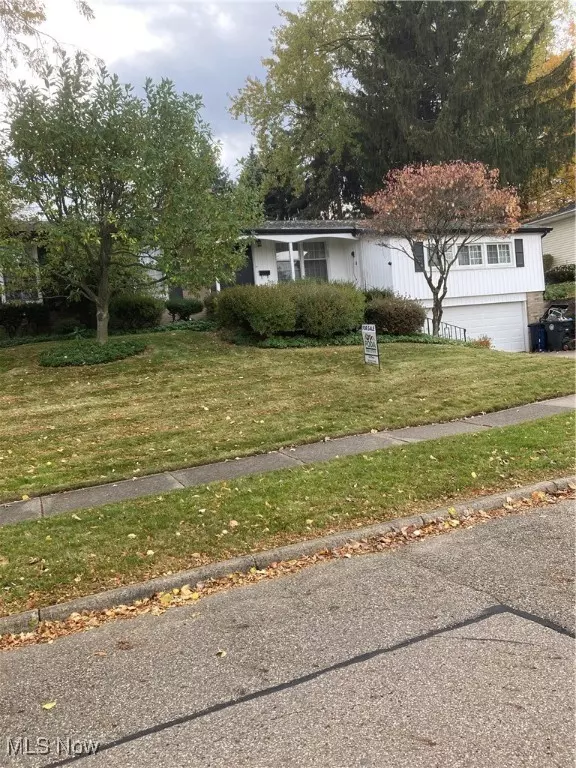 2146 Daniels, Akron, OH 44312