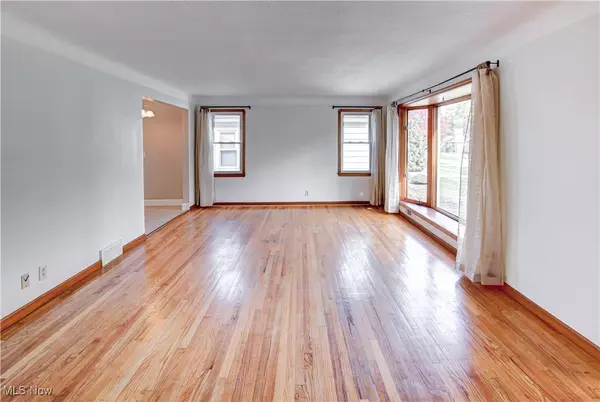 Parma, OH 44130,7334 Greenleaf AVE