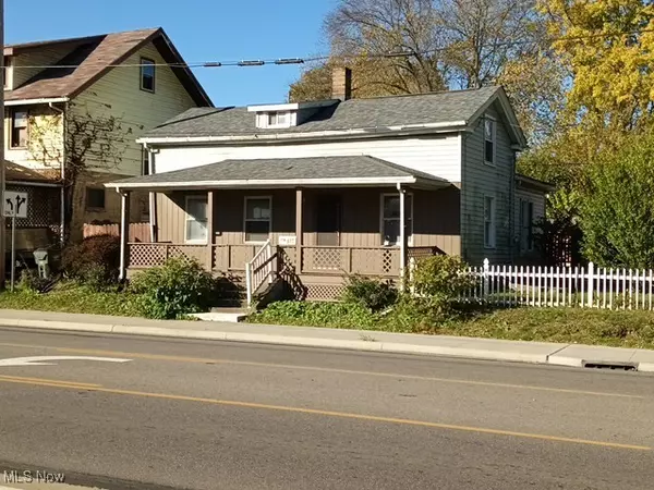 Massillon, OH 44646,817 Wales RD NE