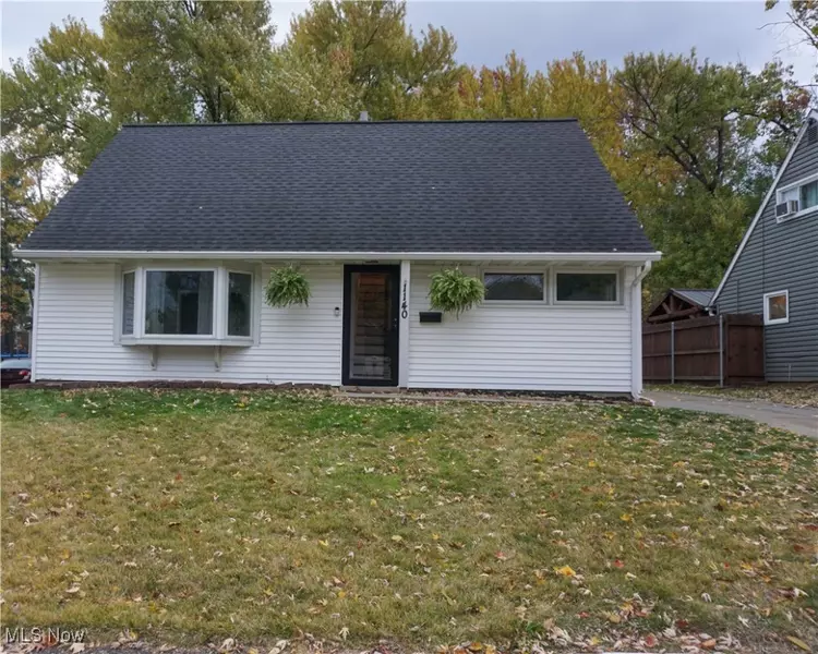 1140 Cooper DR, Cuyahoga Falls, OH 44221