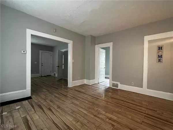 Cleveland, OH 44113,2602 Vega AVE