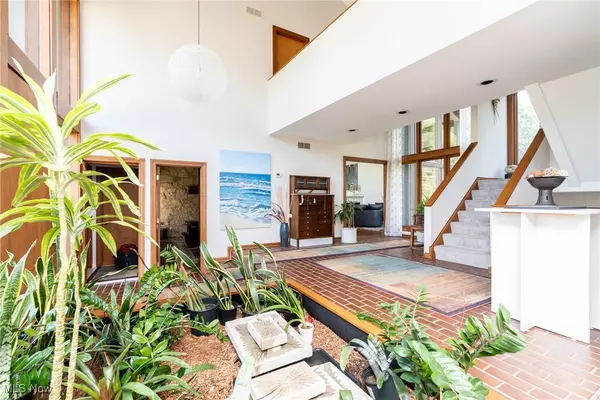 Pepper Pike, OH 44124,32250 Meadowlark WAY