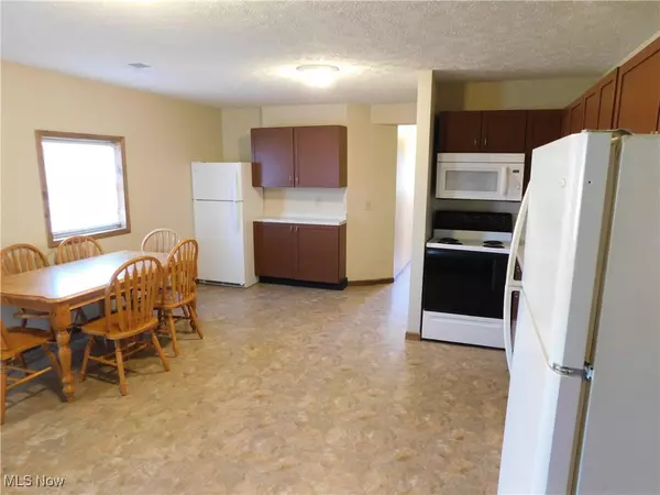 Canton, OH 44705,3421 Mahoning RD NE