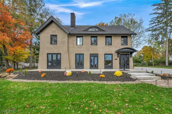 1555 W Market ST, Akron, OH 44313