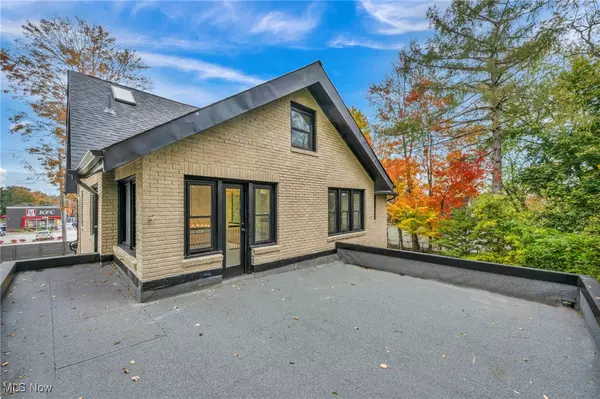 Akron, OH 44313,1555 W Market ST