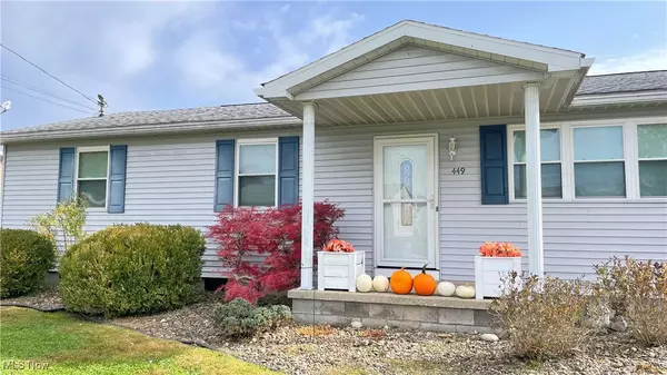 449 Dickens DR, Mineral Wells, WV 26150