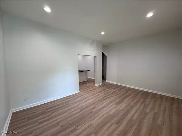 Cleveland, OH 44113,3820 John AVE