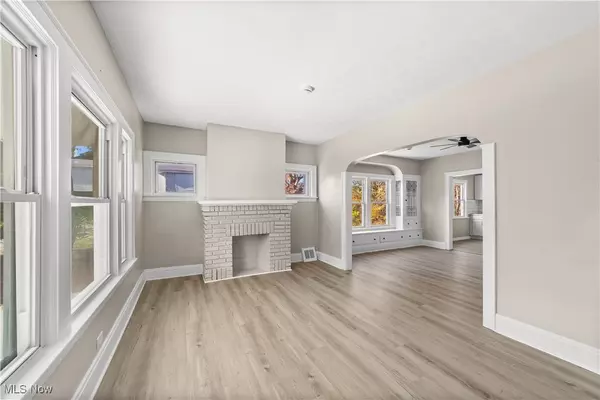 Cleveland, OH 44105,9711 Aetna RD