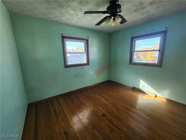 Youngstown, OH 44514,1894 Lealand AVE