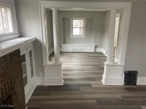 Akron, OH 44305,1438 Newton ST