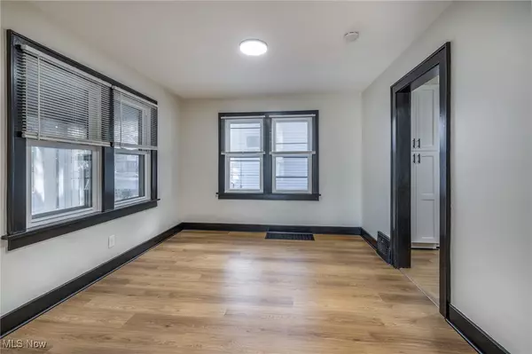 Akron, OH 44320,849 Glenn ST