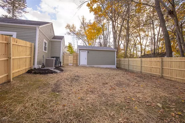 Akron, OH 44320,1076 Hardesty BLVD