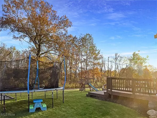 Girard, OH 44420,212 Potters CIR