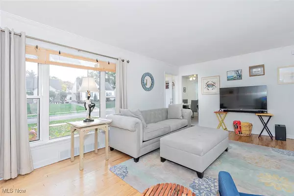 South Euclid, OH 44121,1884 Maywood RD