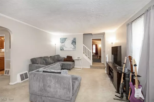 Cuyahoga Falls, OH 44221,242 Monroe AVE