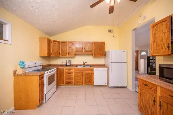 Youngstown, OH 44511,2521 Bainbridge AVE