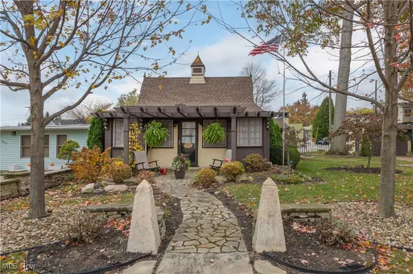 809 Aurora DR, Vermilion, OH 44089