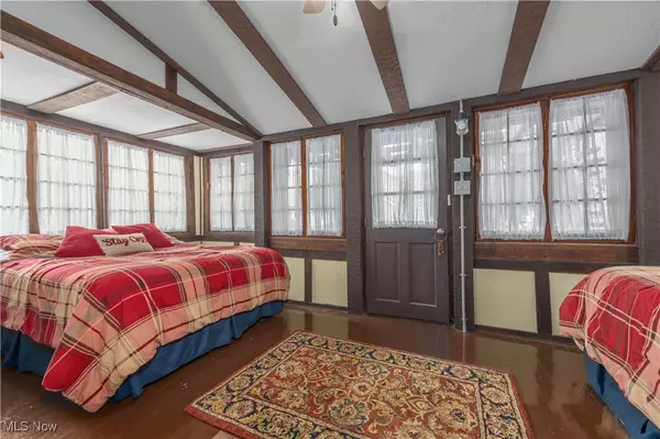 Vermilion, OH 44089,809 Aurora DR