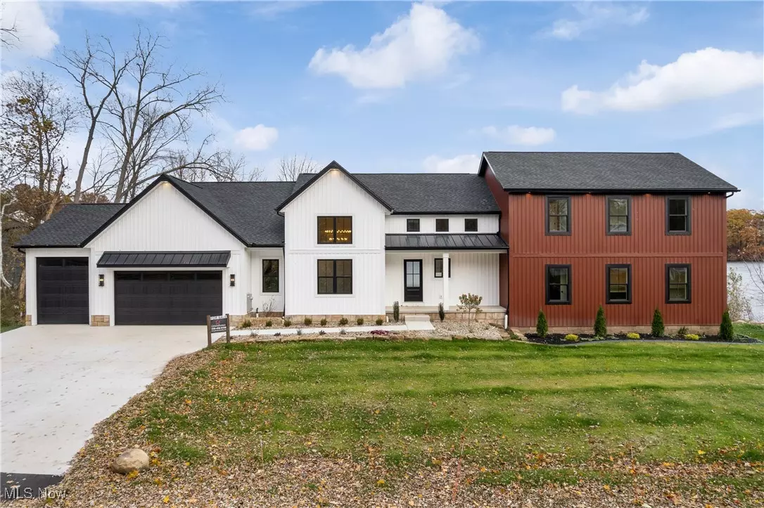 Canton, OH 44718,5858 Springlake RD NW