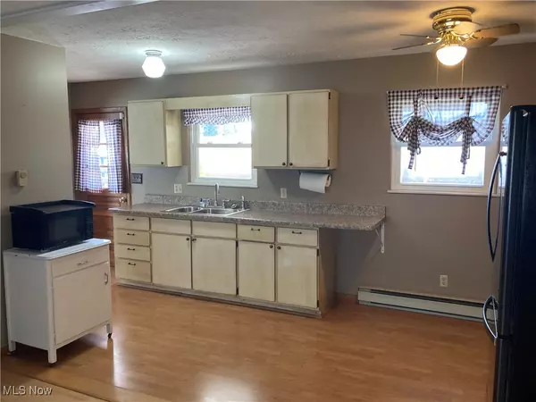 Orrville, OH 44667,8191 Back Orrville RD