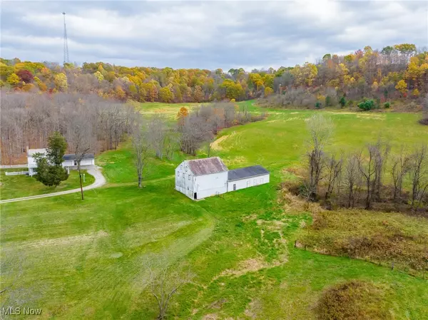 Uhrichsville, OH 44683,8898 Pleasant Valley RD SE