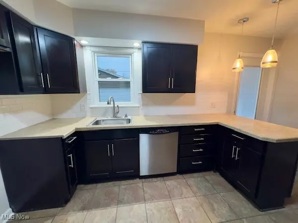 Canton, OH 44714,1609 35th ST NE