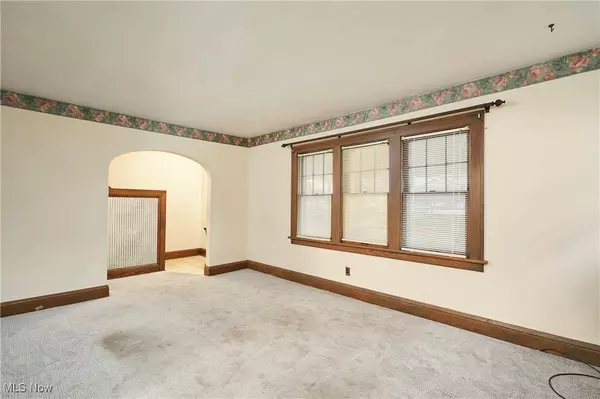 Akron, OH 44310,896 Dan ST