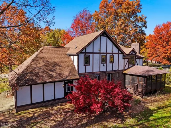 Barberton, OH 44203,951 S Azalea BLVD