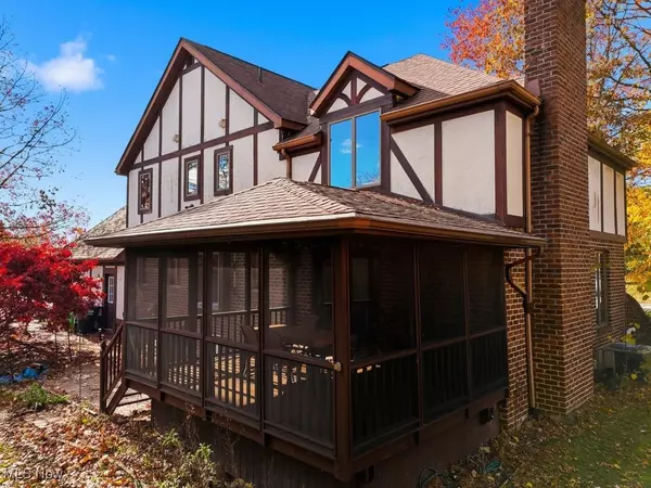 Barberton, OH 44203,951 S Azalea BLVD