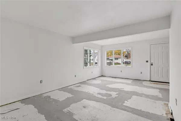 Barberton, OH 44203,492 E Hopocan AVE