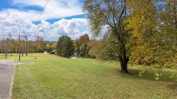 Belpre, OH 45715,00 Cherry Tree Drive