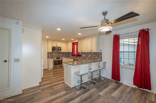 Lorain, OH 44052,905 Red Hill DR