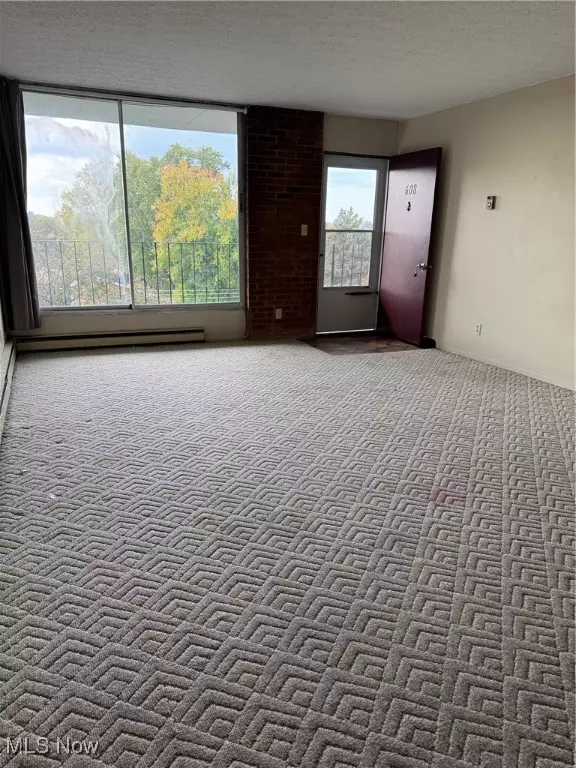 Akron, OH 44312,2331 E Market ST #608