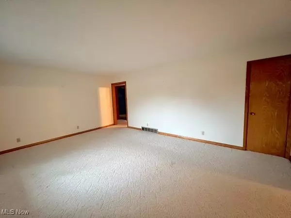 New Philadelphia, OH 44663,185 Wabash AVE NW