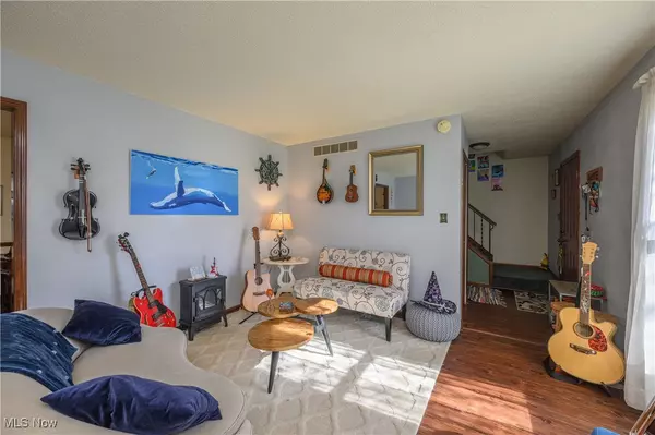 Tallmadge, OH 44278,895 East AVE