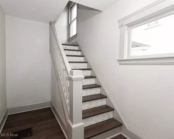 Elyria, OH 44035,209 Clark ST