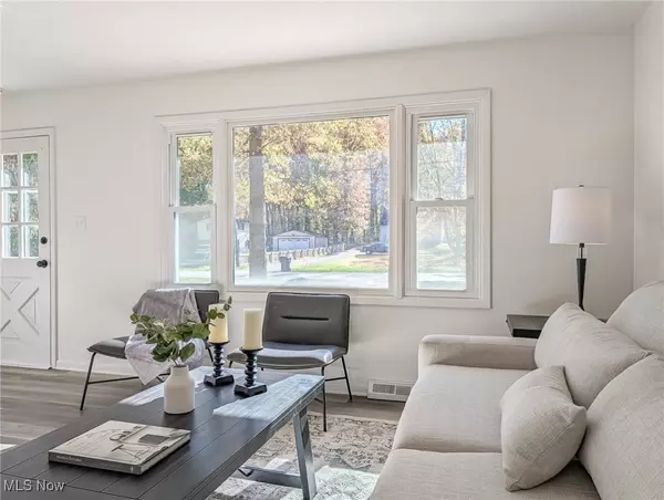 Stow, OH 44224,2075 Maplewood RD