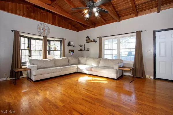 Wooster, OH 44691,585 Kieffer ST