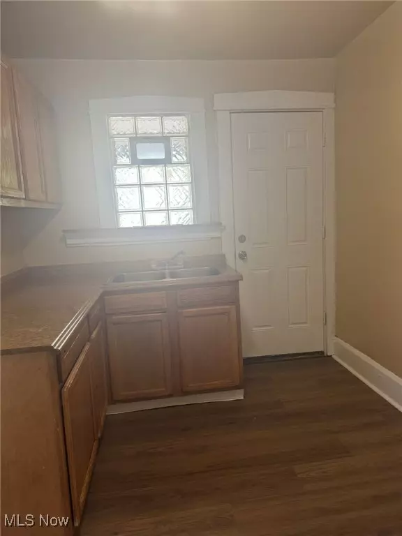 Youngstown, OH 44507,102 E Boston AVE