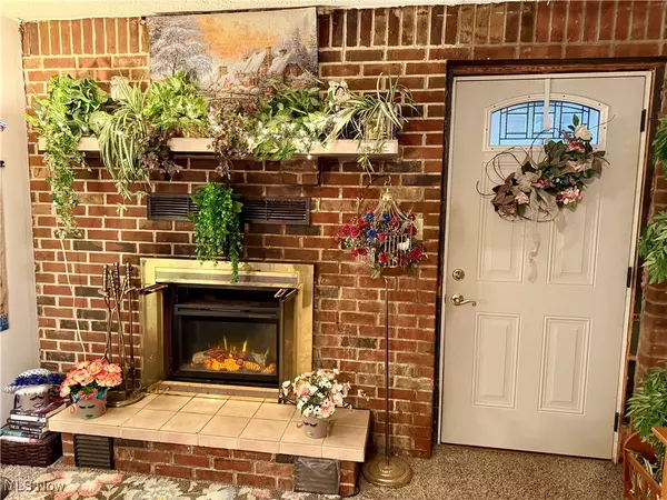 Akron, OH 44312,489 Howard AVE