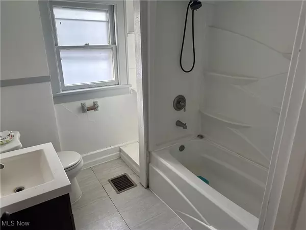 Louisville, OH 44641,510 S Bauman CT