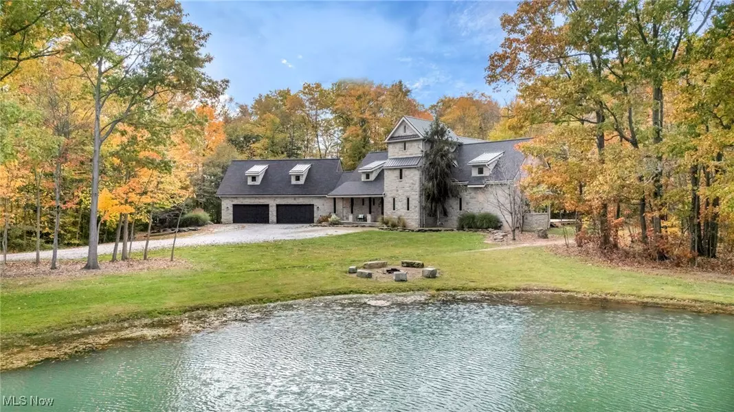 7184 Neff RD, Valley City, OH 44280