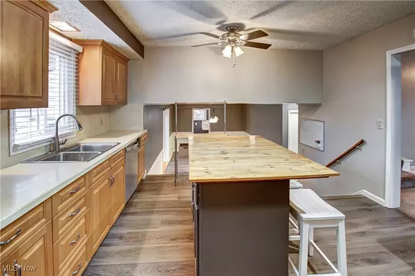 Seven Hills, OH 44131,1184 Mayfair DR