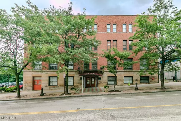 1133 W 9th ST #701, Cleveland, OH 44113