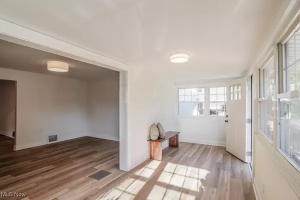 Cuyahoga Falls, OH 44221,2834 Norwood ST