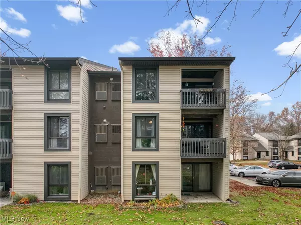 Northfield, OH 44067,6330 Greenwood #103