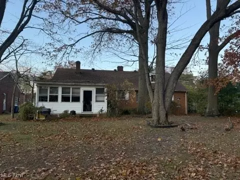 Bay Village, OH 44140,29527 Osborn RD