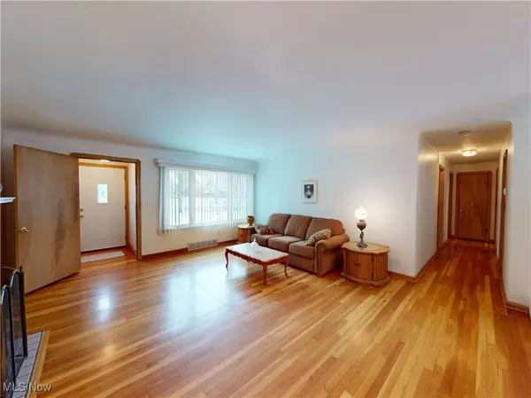 Euclid, OH 44117,22261 Chardon RD