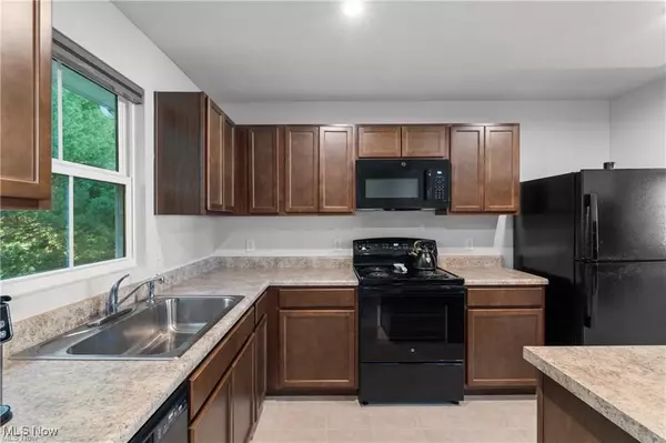 Barberton, OH 44203,251 Slate Ridge DR