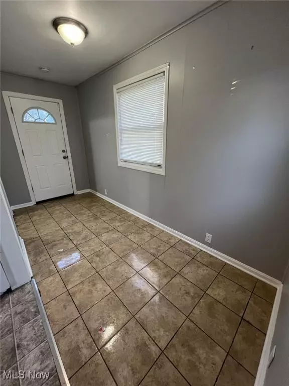 Youngstown, OH 44509,635 N Hazelwood AVE